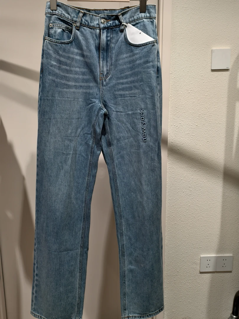 【直筒字母牛仔裤】