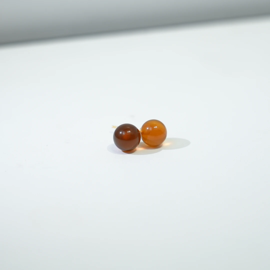 琥珀耳钉7mm左右0708多样性发一（HP301）