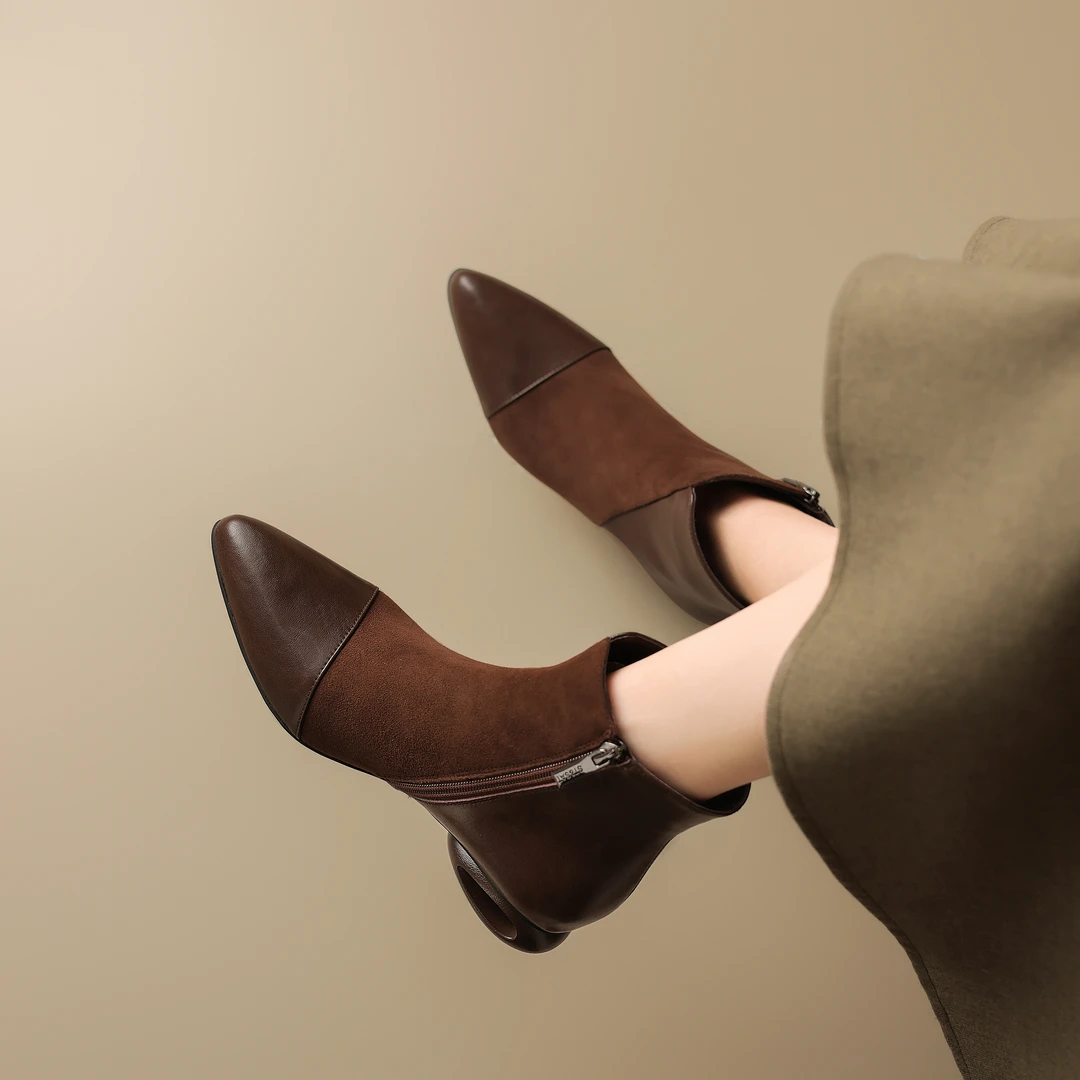 星期六百搭真皮复古短靴粗跟尖头中跟棕色裸靴英伦风低跟短靴女士