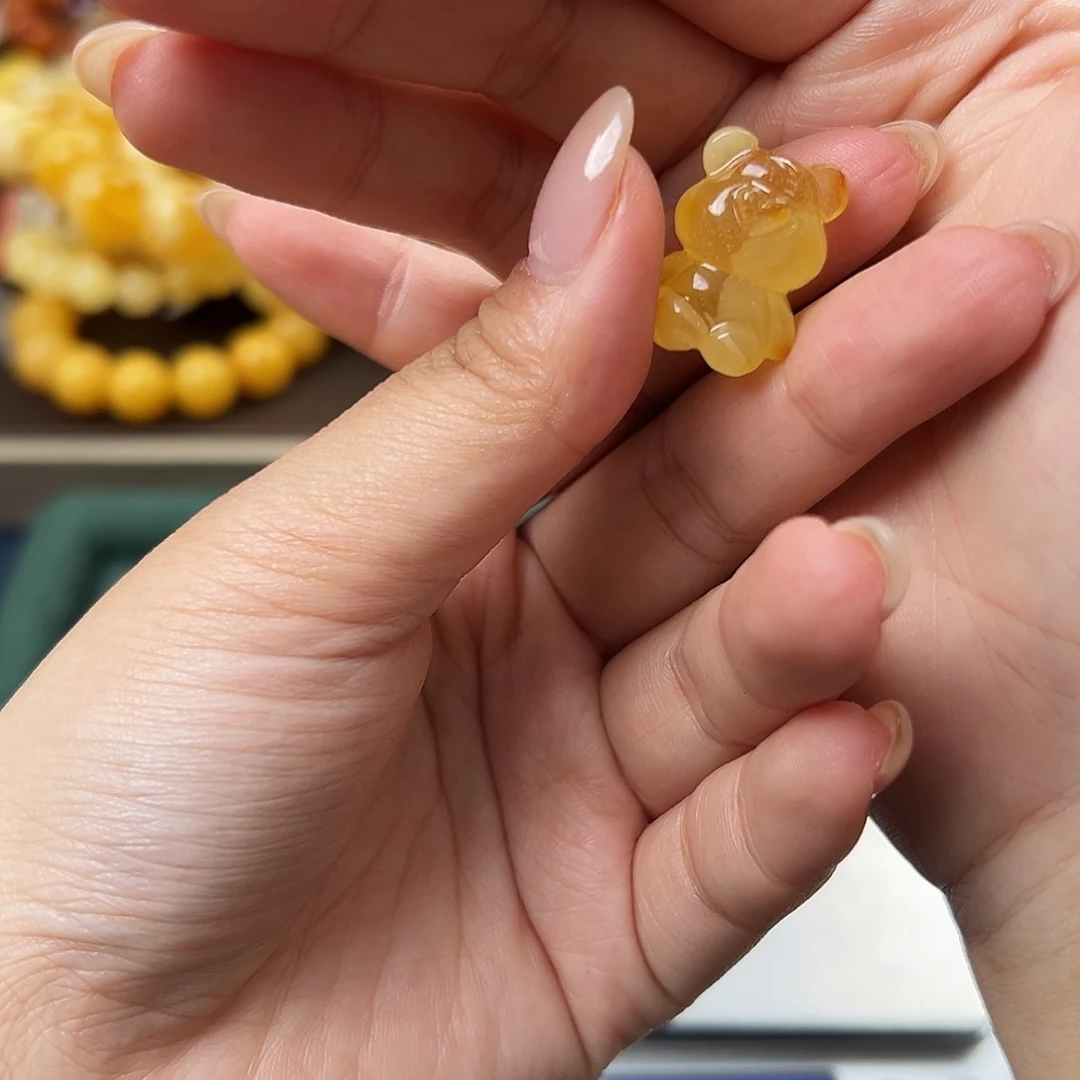 琥珀未镶嵌珠宝奇石