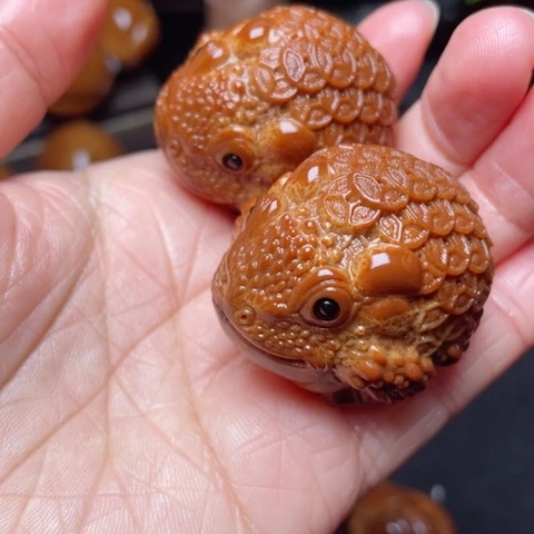 【闪购商品】手串/手链橄榄核37左右金币金蝉手球