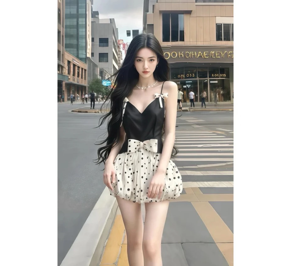 新款时尚气质夏季黑色V领吊带连衣裙女别致设计感辣妹风小众气质