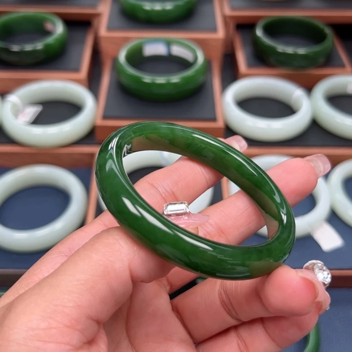 未镶嵌手镯和田玉（碧玉）