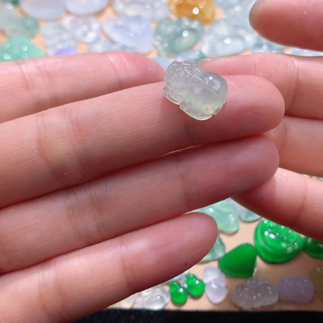 定制翡翠未镶嵌一**酪貔貅