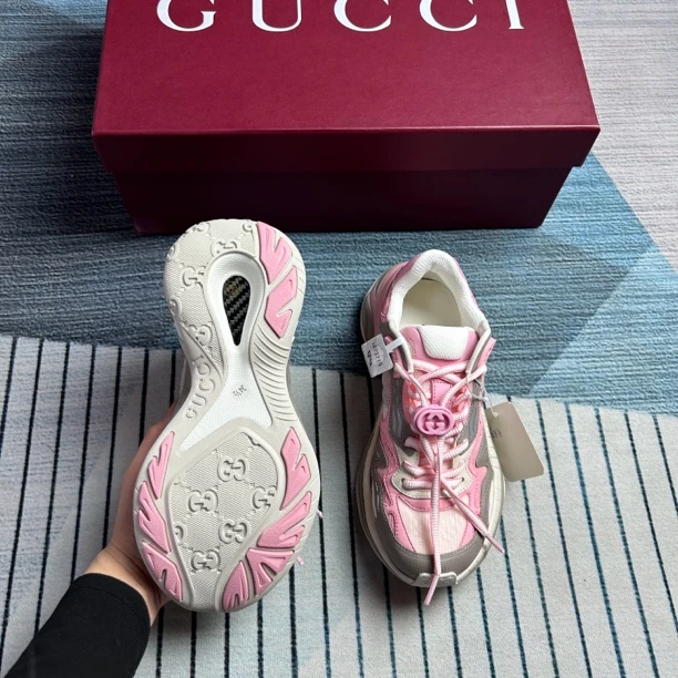 未使用 GUCCI/古驰 古驰粉色老爹鞋三四半码