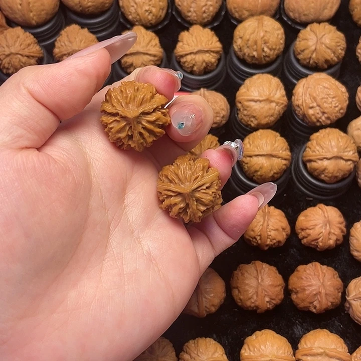 文玩核桃吊坠21号灯笼三棱