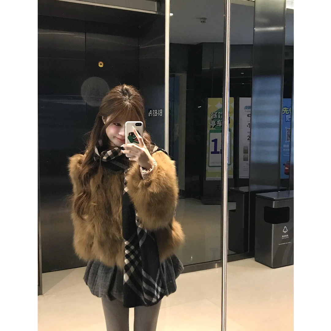 富家千金设计感晕染仿狐狸毛短款外套女2025冬季新款宽松保暖上衣