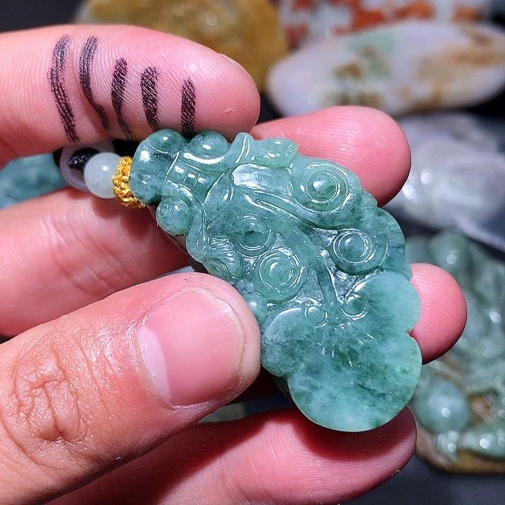 翡翠未镶嵌颈饰保真天然a货翡翠