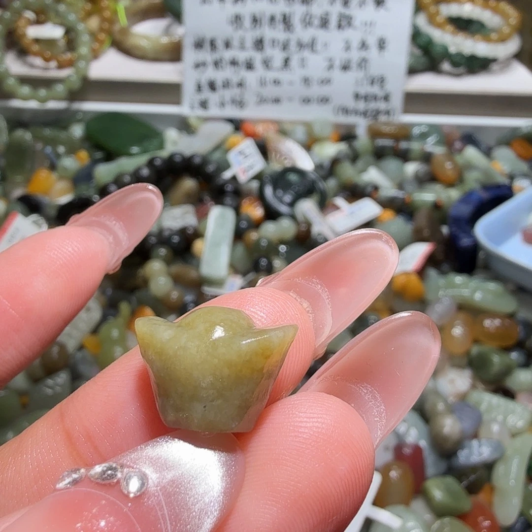 和田玉未镶嵌珠宝奇石