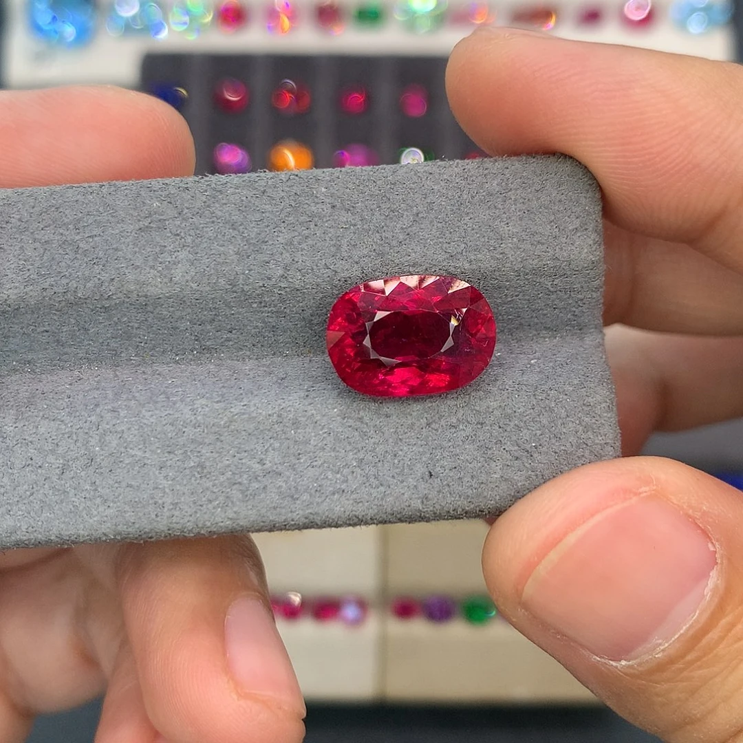 碧玺裸石未镶嵌6.5克拉卢比来