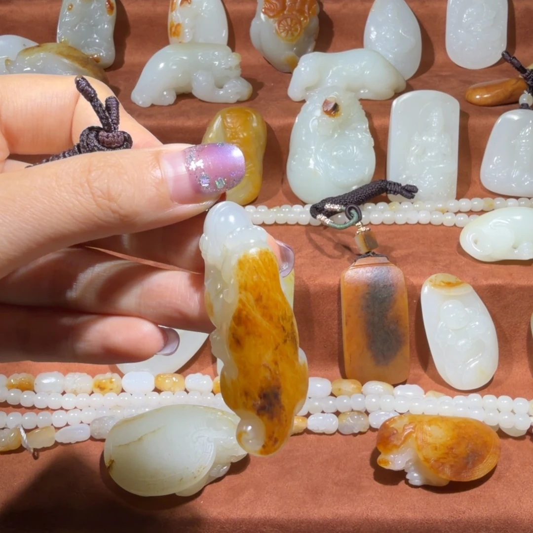 汽****和田玉未镶嵌颈饰