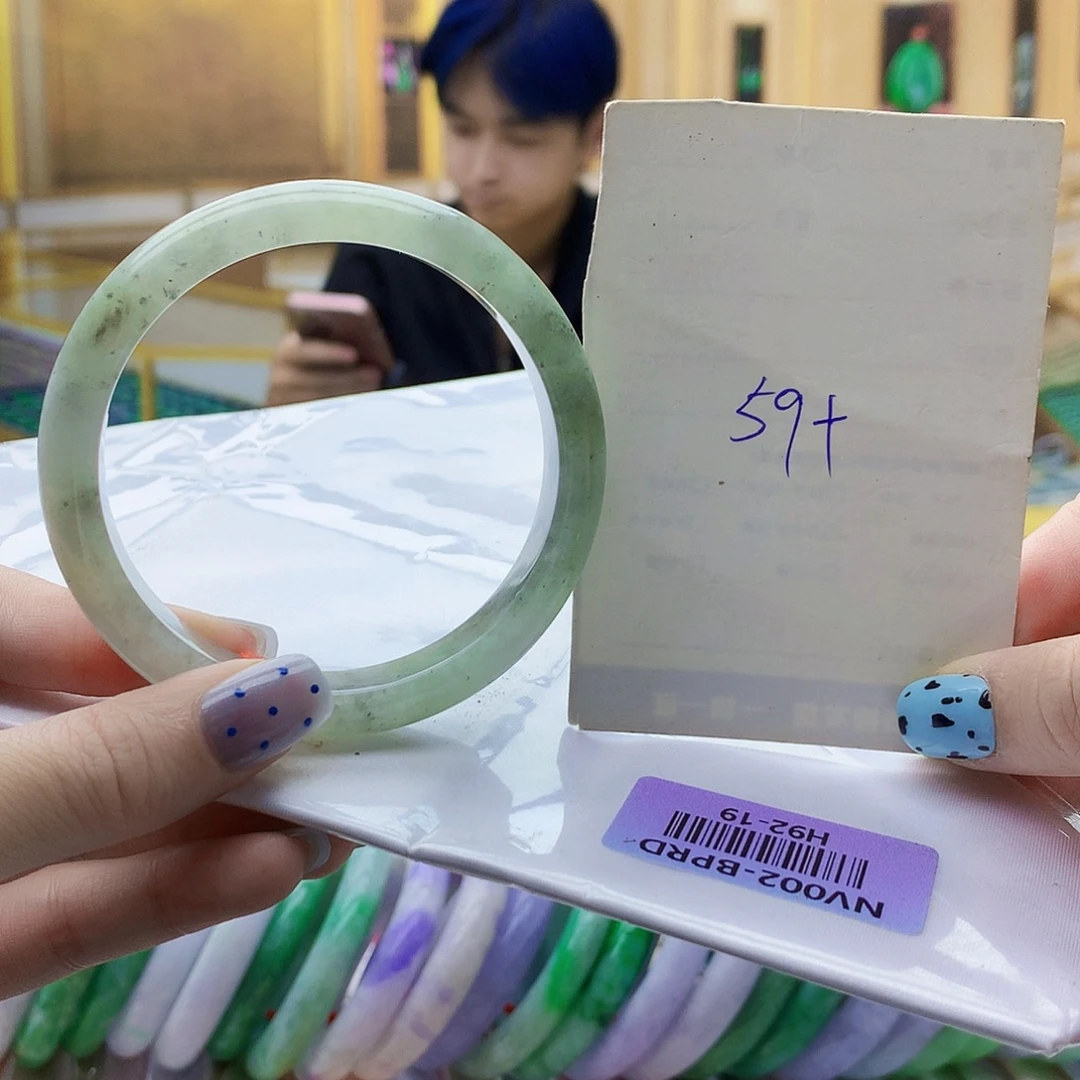 翡翠未镶嵌手镯hji