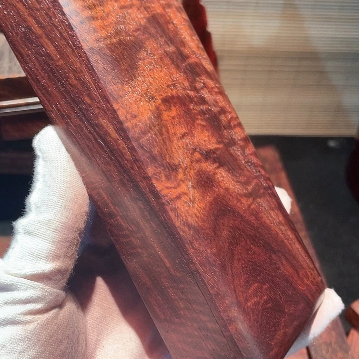 越***妹檀香紫檀（小叶紫檀）