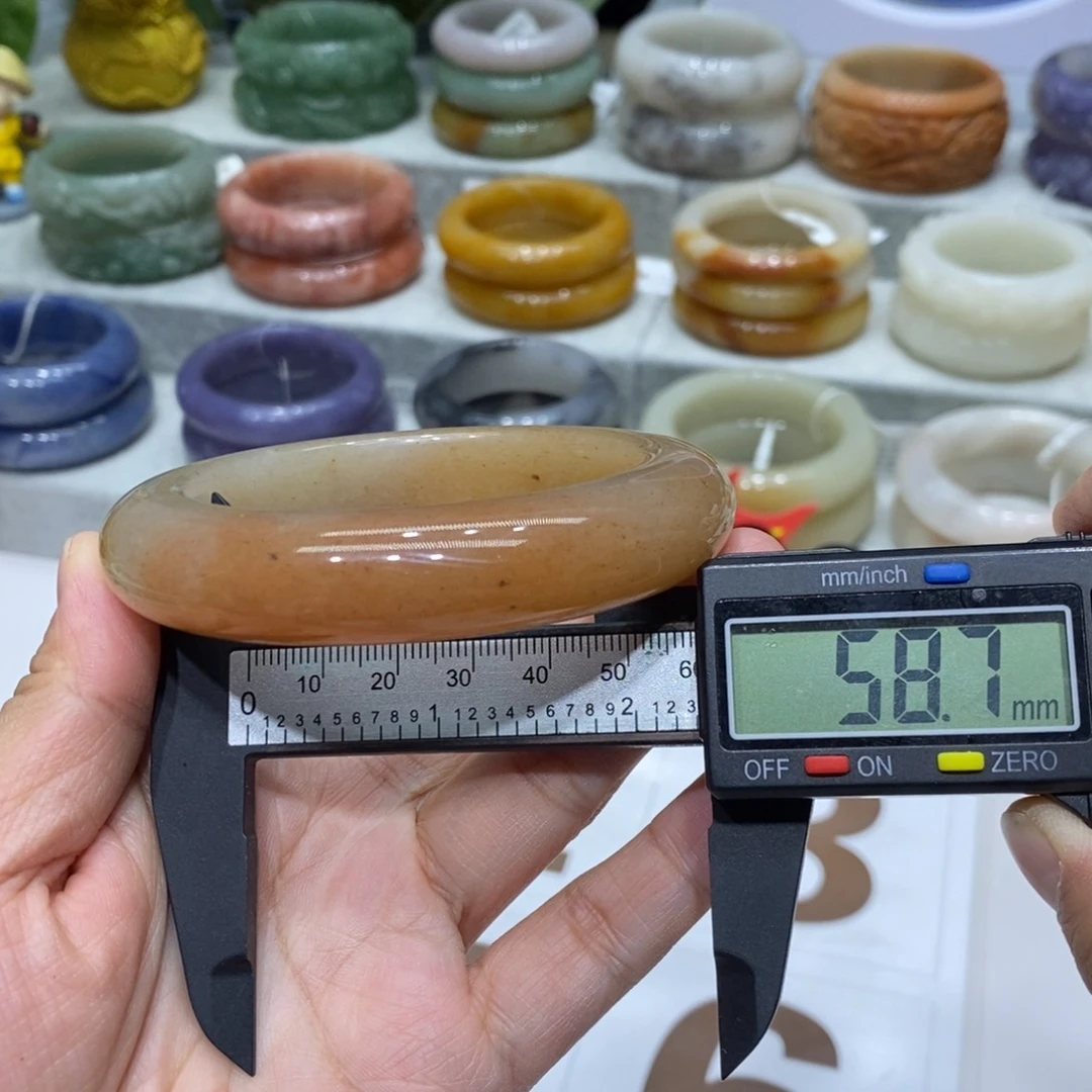 石英岩玉未镶嵌手镯