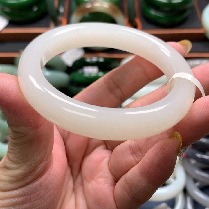 【闪购商品】未镶嵌手镯和田玉
