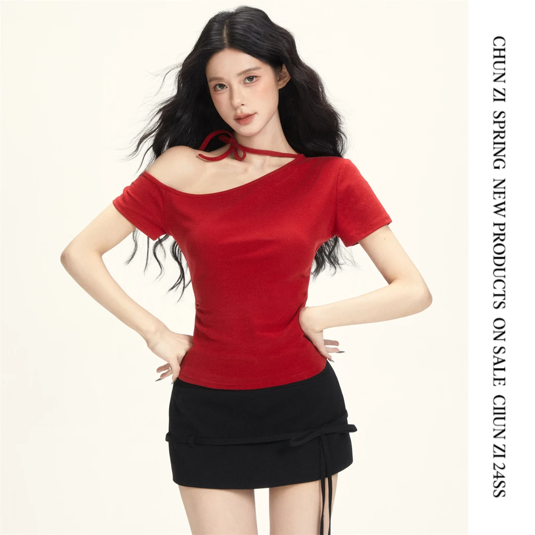 【CHUN ZI】红色斜肩短袖t恤女夏季修身绑带设计感辣妹上衣