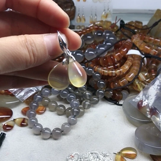 玛瑙/玉髓手链未镶嵌高**水