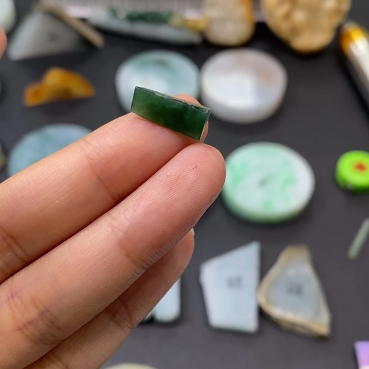 未镶嵌定制翡翠含工水滴