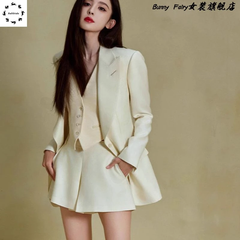 2025网红爆款古力娜扎明星同款西装套装马甲短裤御姐西服外套女