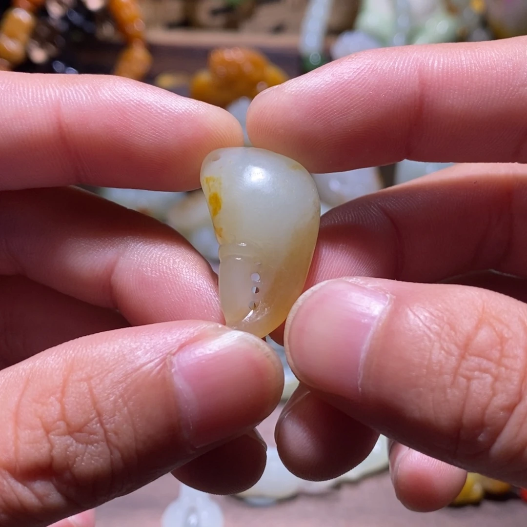 和田玉未镶嵌车挂