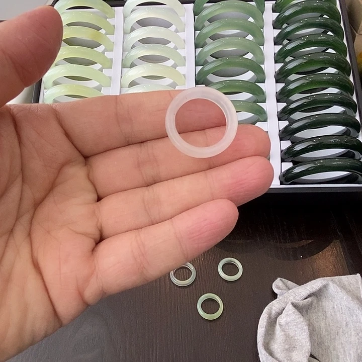 宝***乖蛇纹石玉未镶嵌戒指