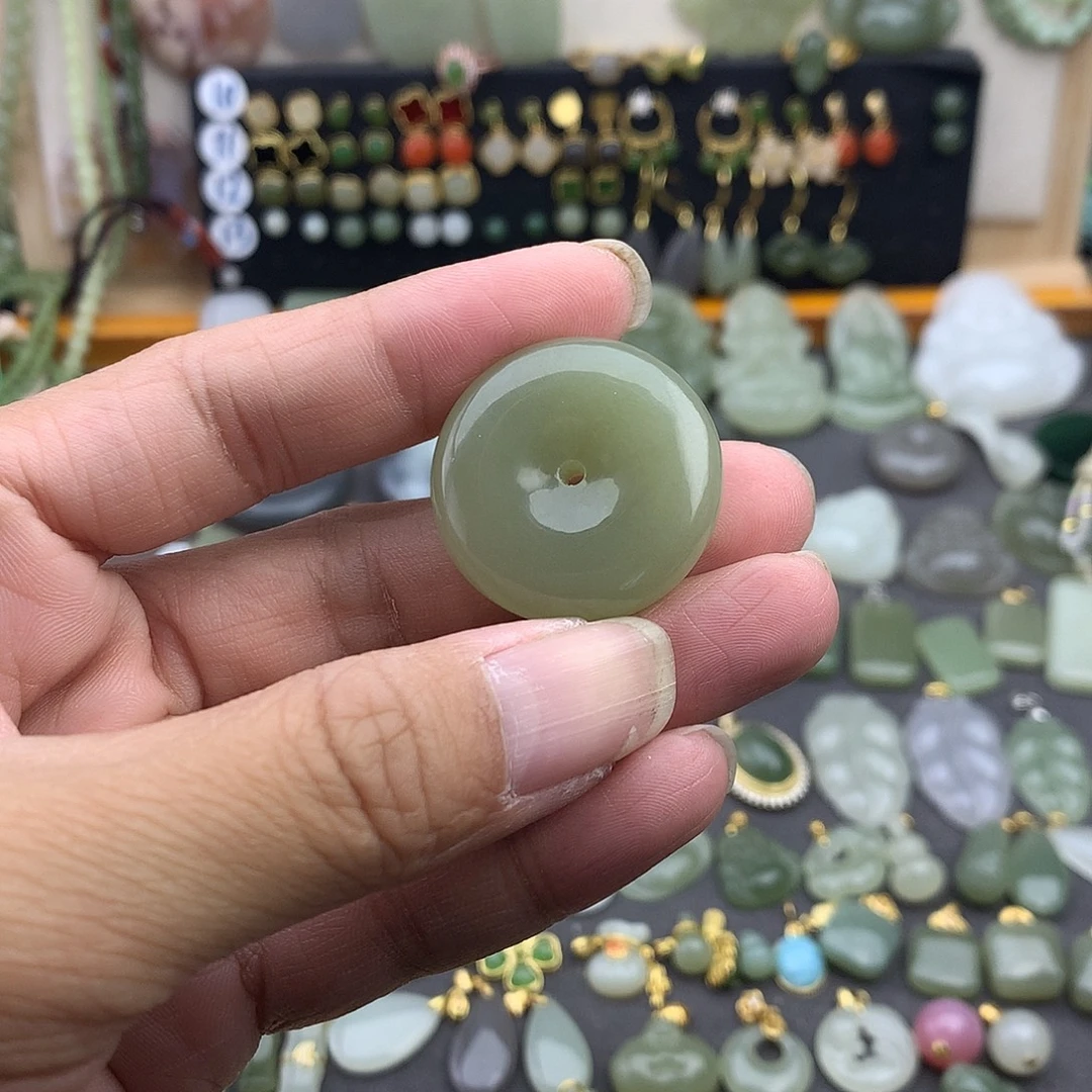 和田玉未镶嵌吊坠(不含链)