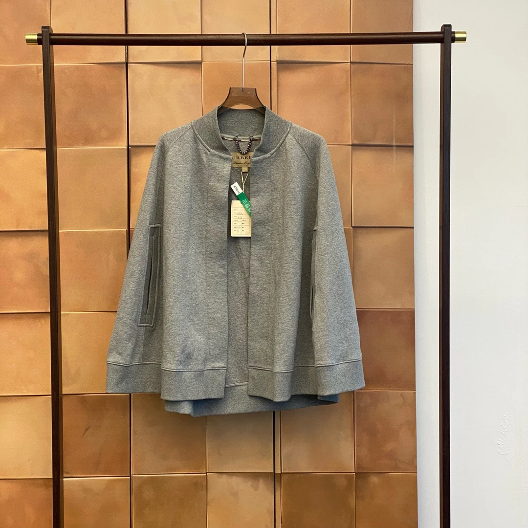 Burberry灰色刺绣字母logo抖蓬外套/L码/存放品/29070