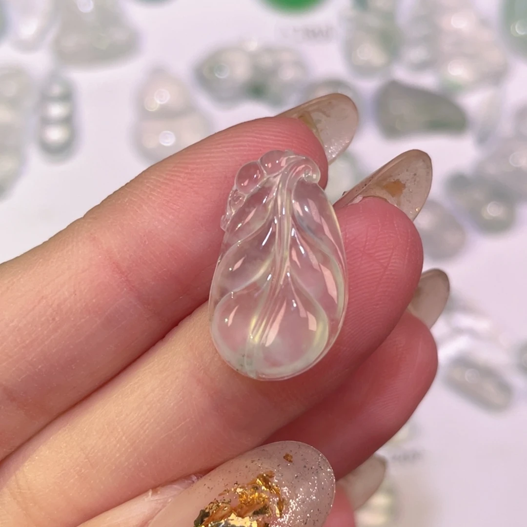 翡翠未镶嵌颈饰裸石