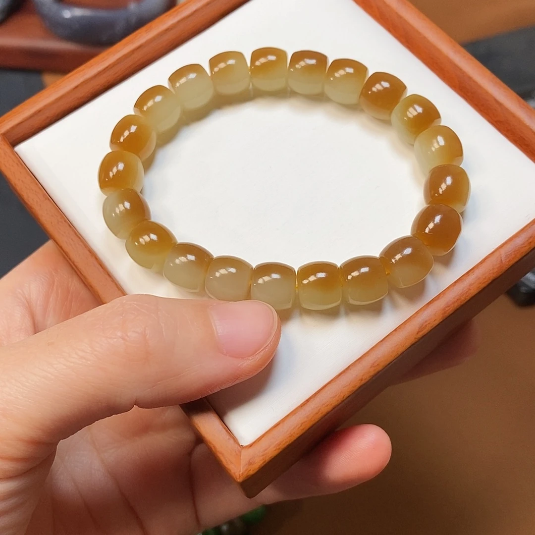 S***a和田玉未镶嵌手串