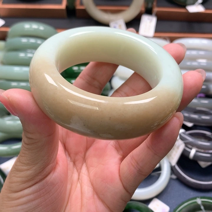 【闪购商品】未镶嵌手镯和田玉（碧玉）41