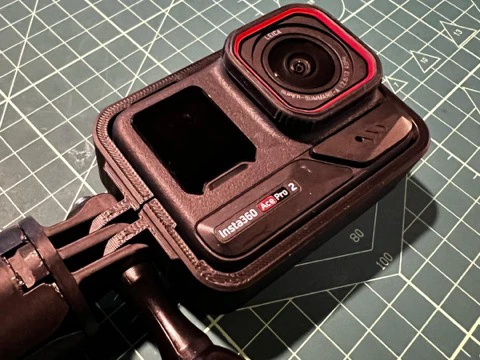 影石Insta360 Ace pro 2竖向外壳，专用于三脚架或拍摄短视频。