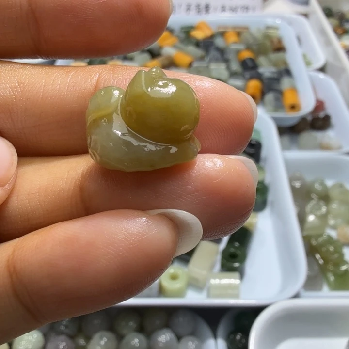 未镶嵌和田玉珠宝半成品