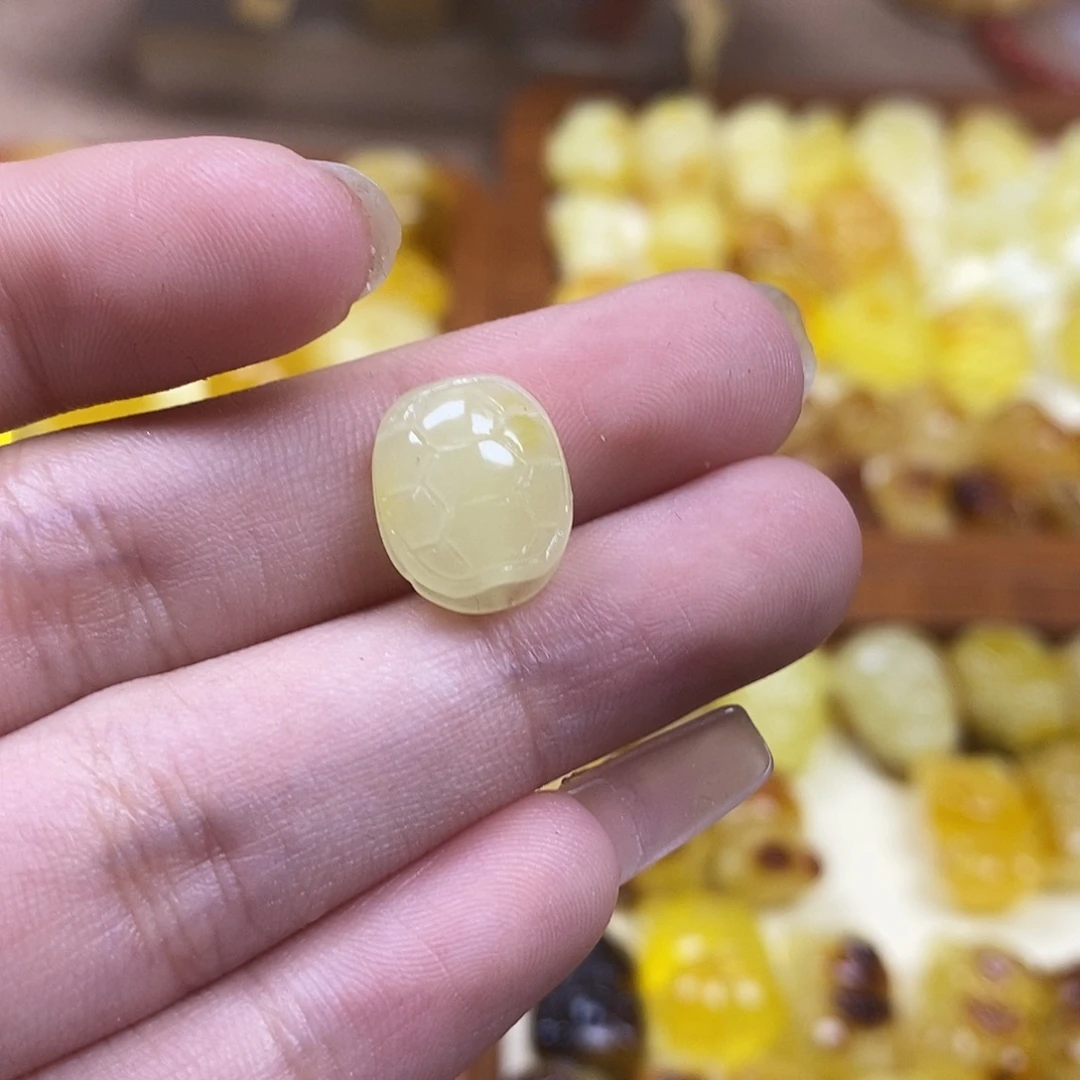 琥珀未镶嵌珠宝奇石