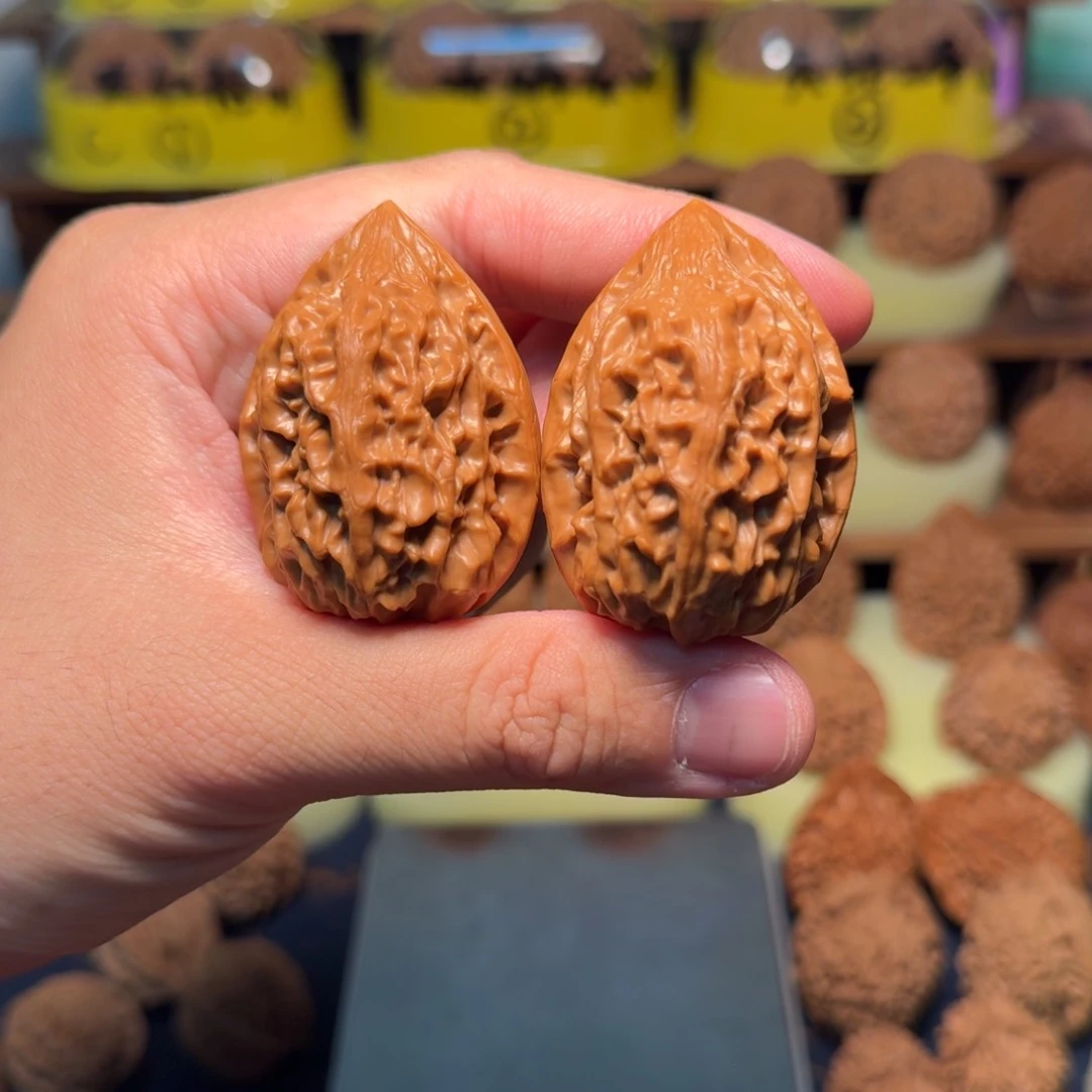 夜***落文玩核桃吊坠36边49高一代沈阳鸡心