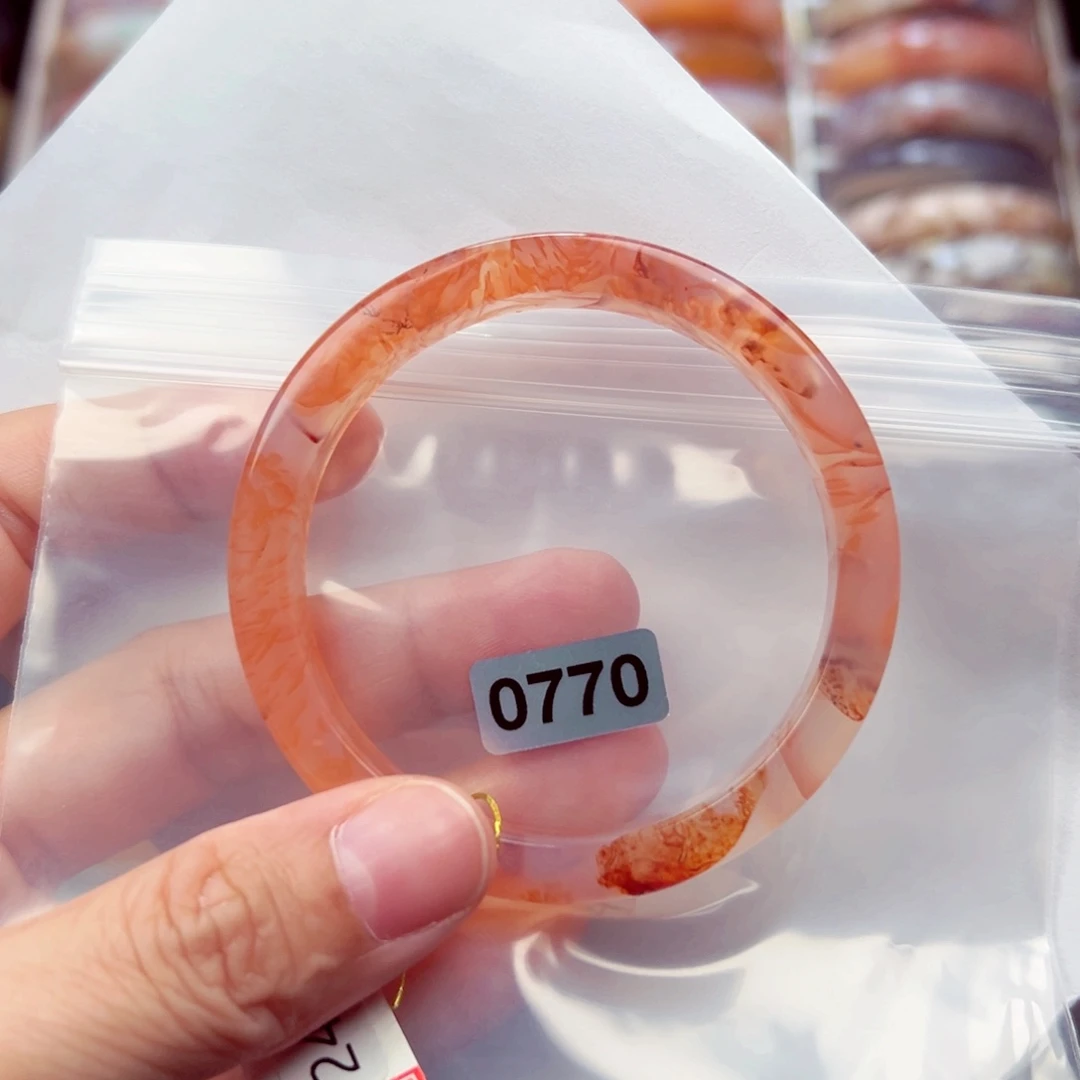 未镶嵌手镯玛瑙/玉髓谁***谁