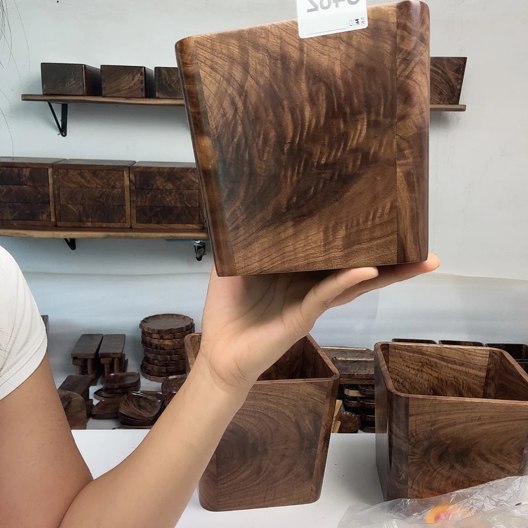 核桃木/黑胡桃（胡桃木）查*