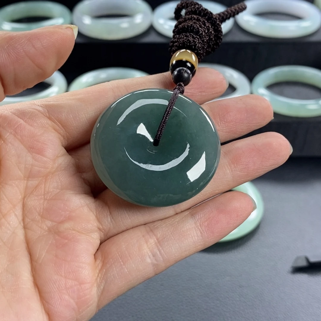 凉***开翡翠未镶嵌颈饰天然翡翠