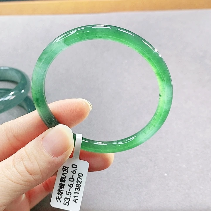 翡翠未镶嵌手镯（圆镯）