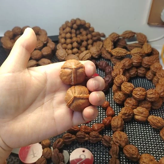 文玩核桃吊坠三棱