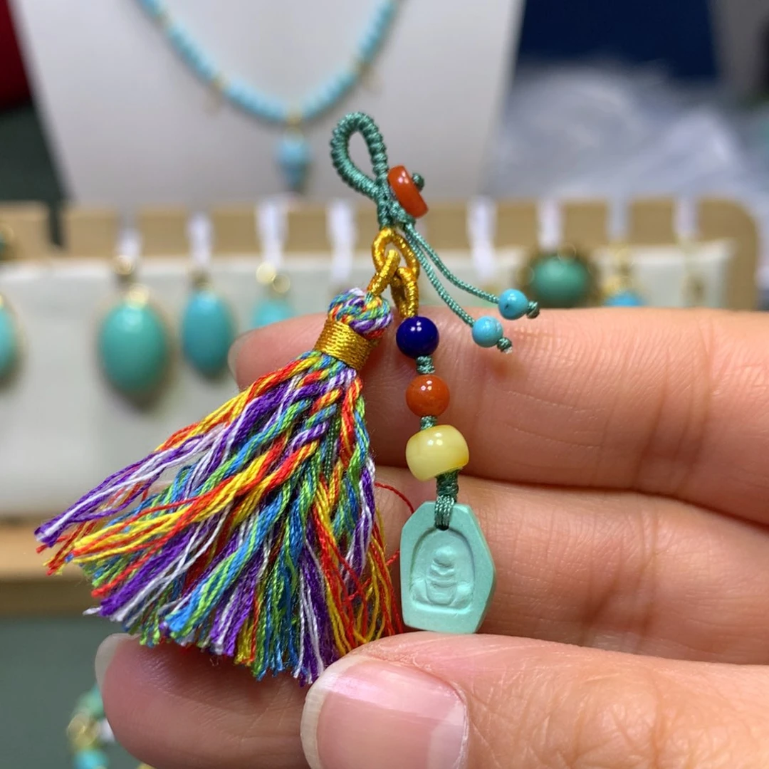 南红玛瑙挂件未镶嵌