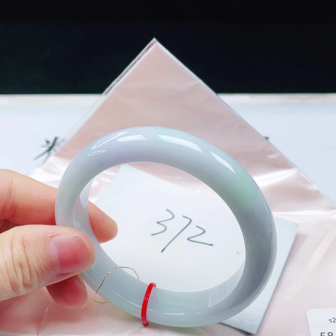 翡翠未镶嵌手镯58圈口