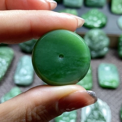 【闪购商品】颈饰未镶嵌和田玉