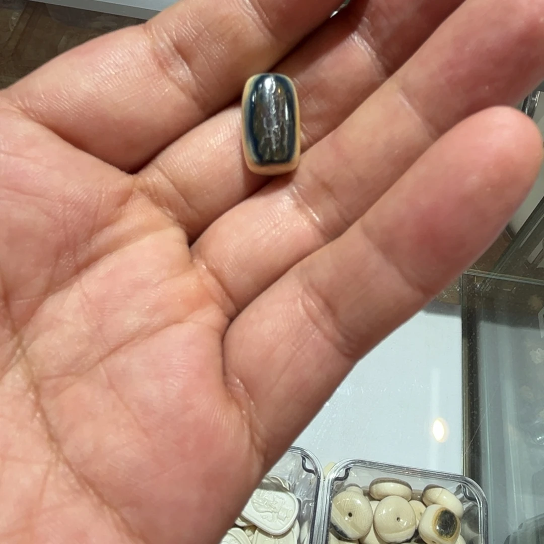 只买单纯的吊坠，没带链子，属的性质。