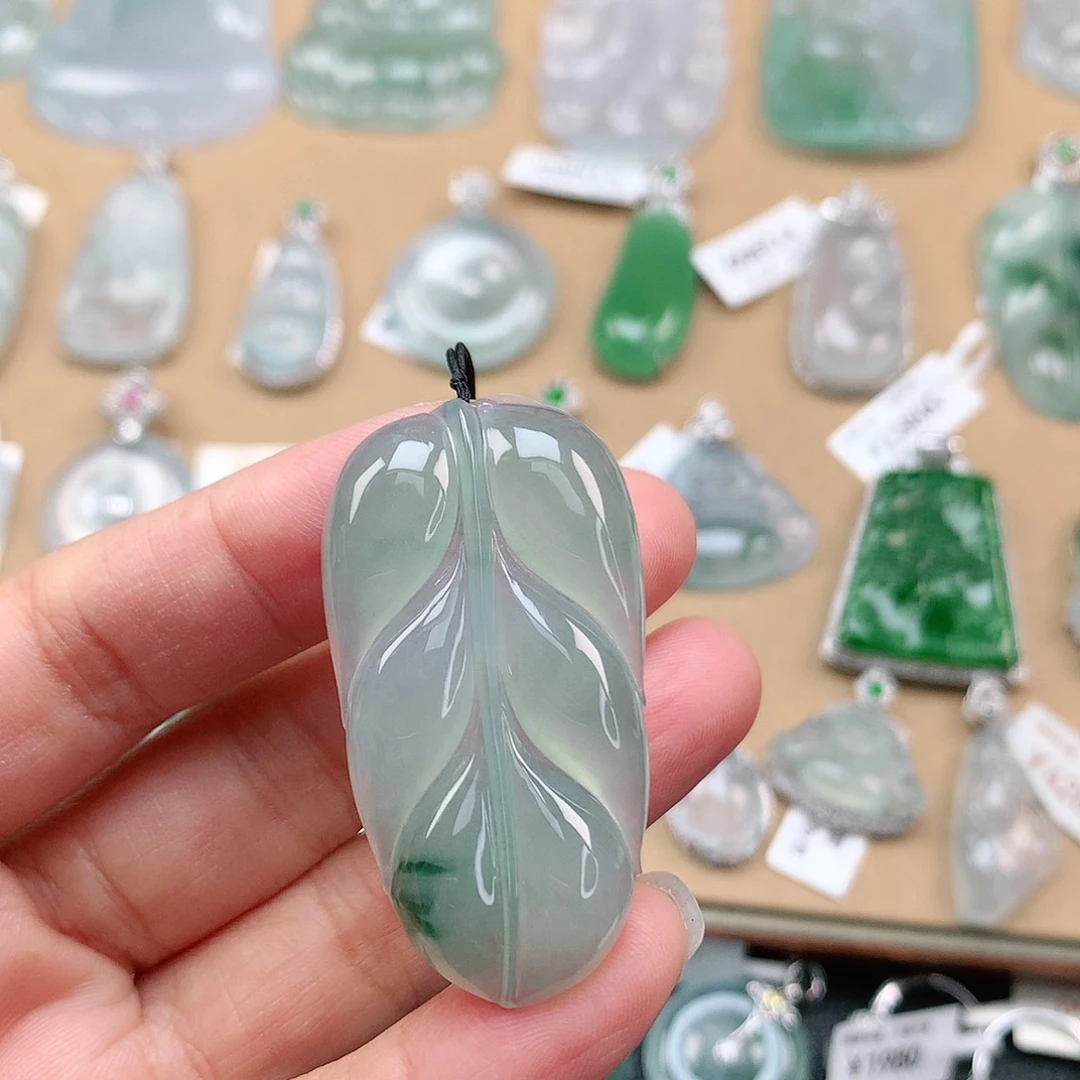 翡翠颈饰未镶嵌零***酒叶子