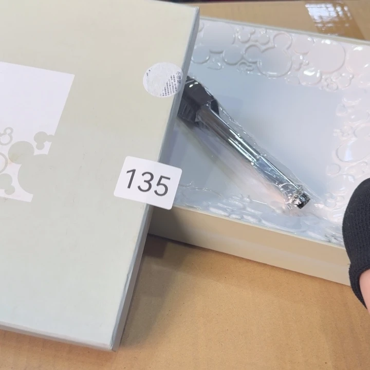 何***忧柒喜瓷器真好看 保真无假货很好看的盘子