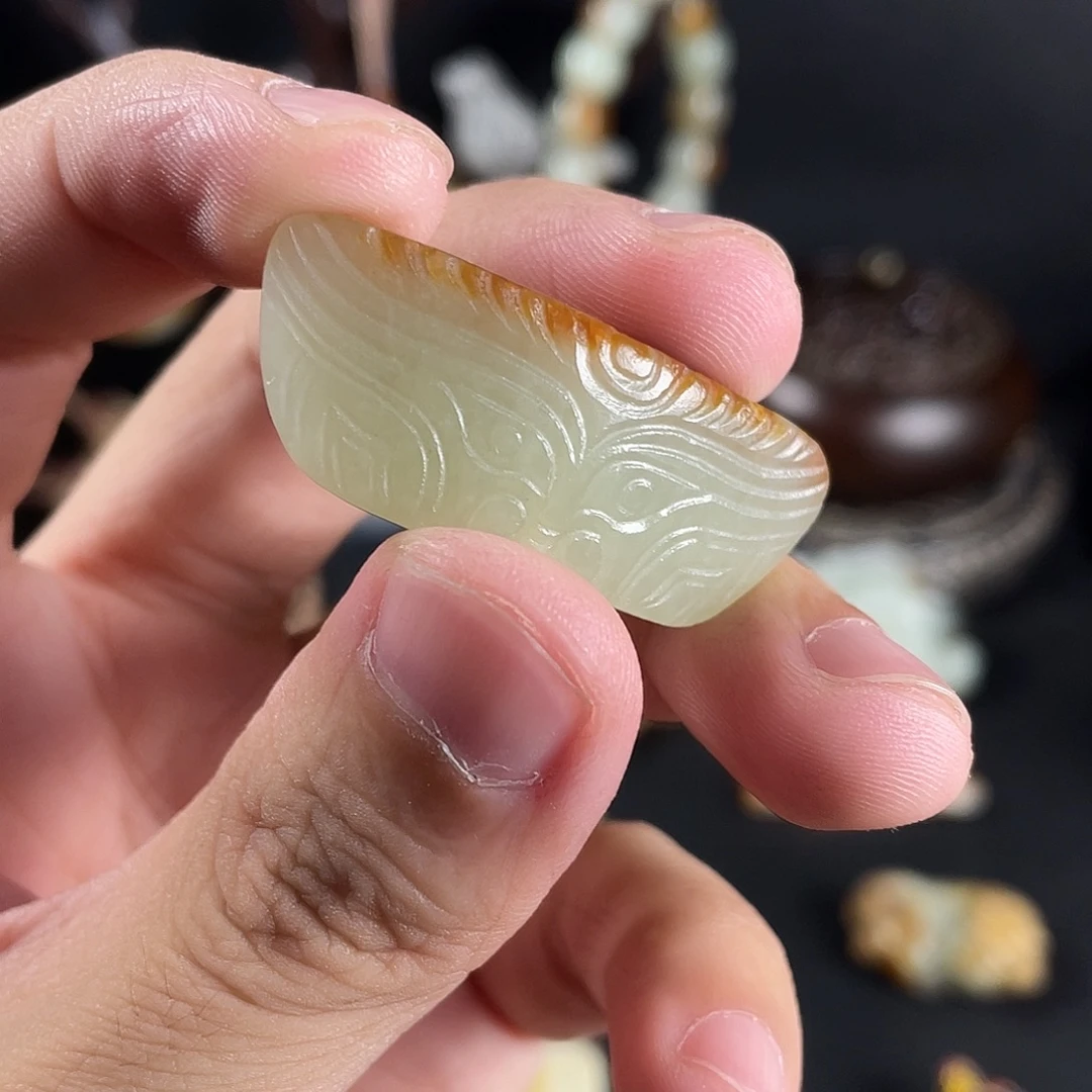 用***哥和田玉未镶嵌颈饰