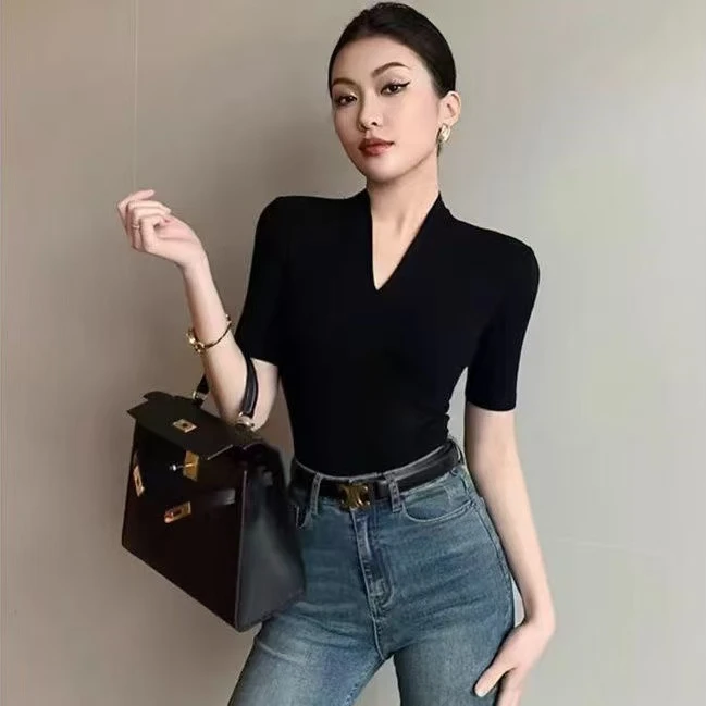 拉夏贝尔时尚V领打底衫2025夏秋黑色短袖T恤女中袖百搭气质显瘦