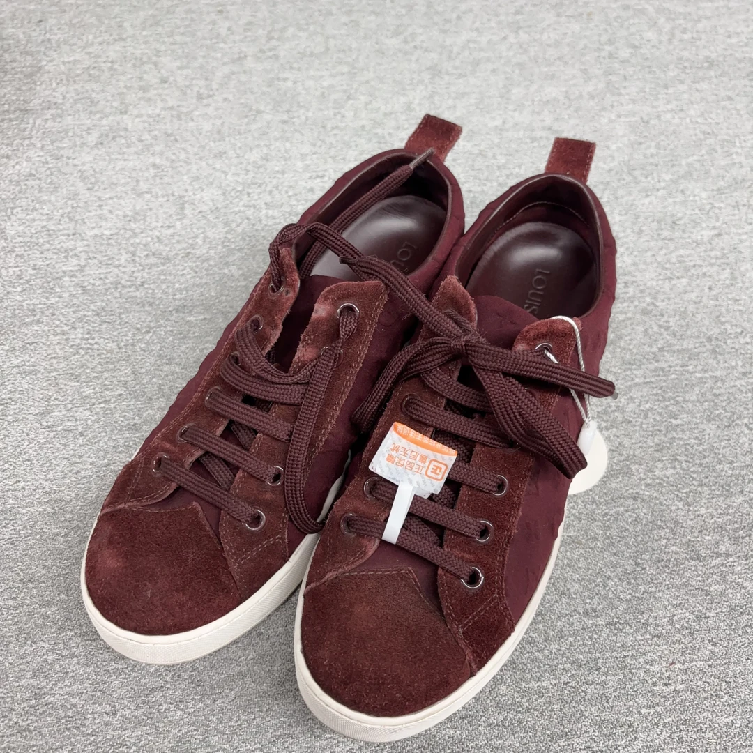 95新 LouisVuitton/路易威登 翻毛平底鞋35.5码/251224CM1YS01