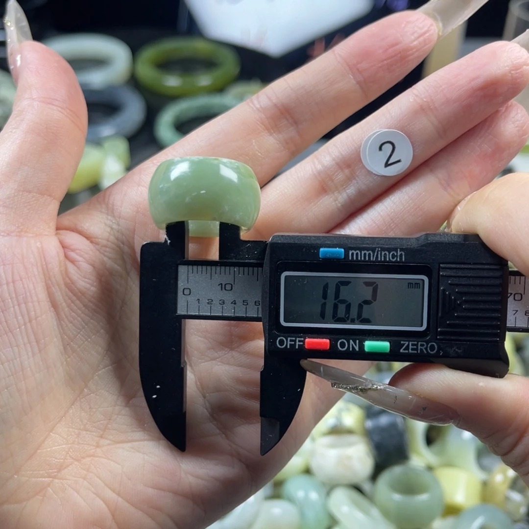 蛇纹石玉未镶嵌戒指