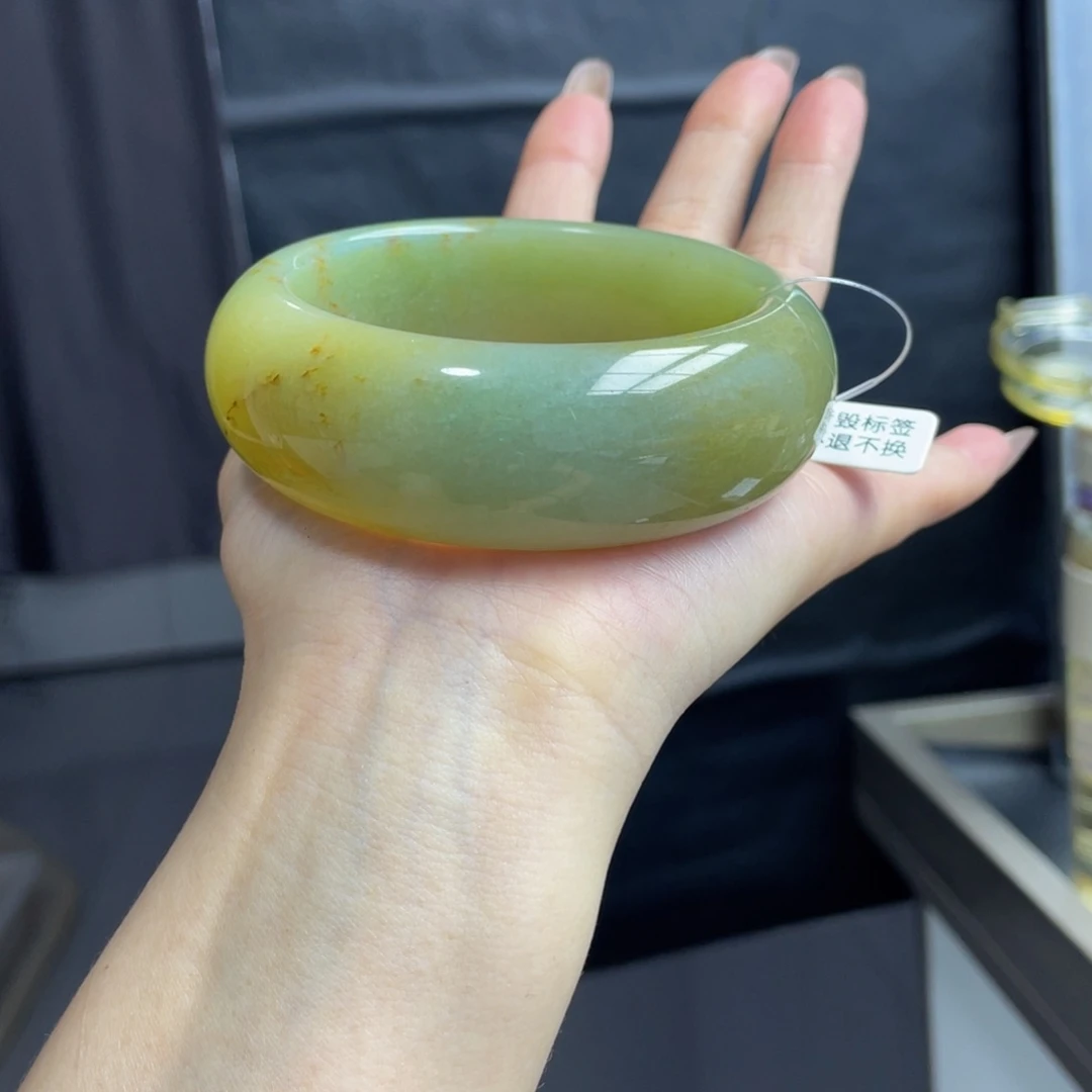 未镶嵌手镯石英质玉杨***?
